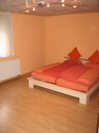 Ausschnitt des Zimmers 'Erickson' mit Doppelbett