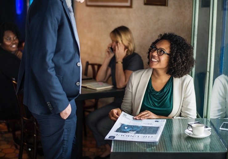 Flirt im Cafe